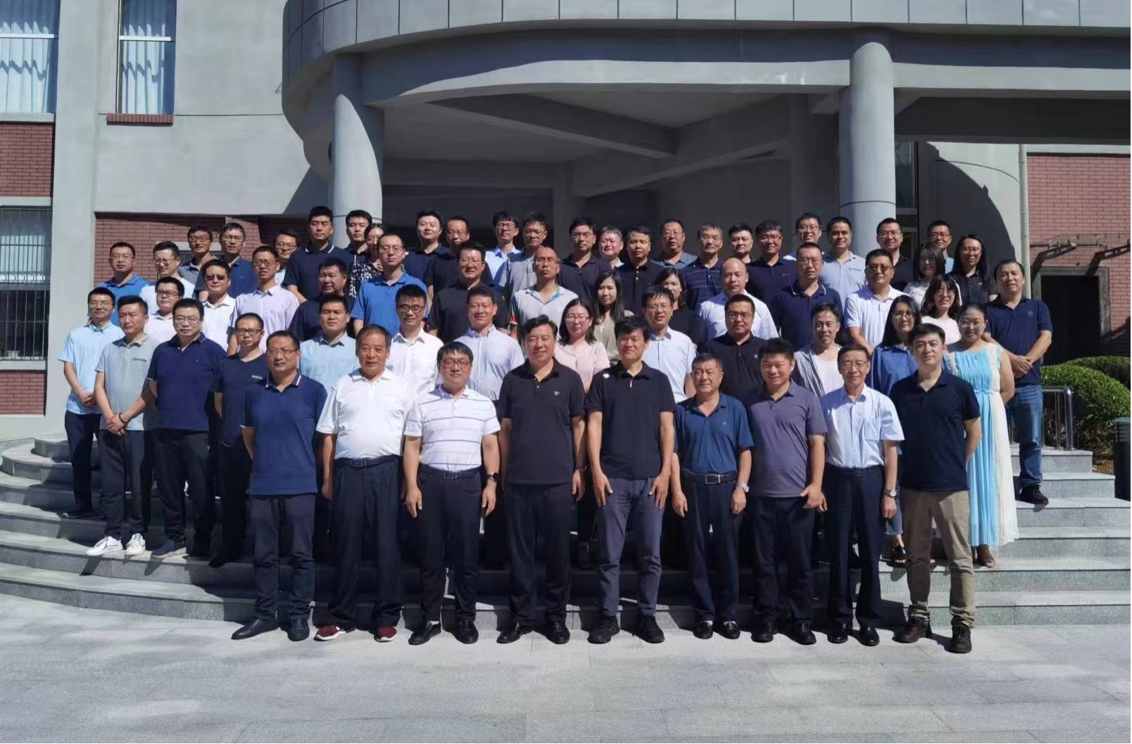 企業(yè)資訊  中鈉儲(chǔ)能應(yīng)邀參加《箱式液流電池儲(chǔ)能系統(tǒng)技術(shù)條件》等3項(xiàng)能源行業(yè)標(biāo)準(zhǔn)工作組會(huì)1.jpg