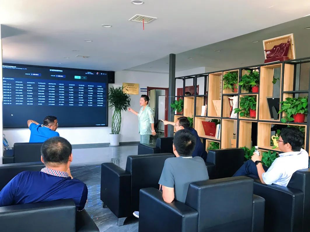 企業(yè)動(dòng)態(tài)  熱烈歡迎藍(lán)曉科技領(lǐng)導(dǎo)一行蒞臨中鈉儲能參觀考察4.jpg