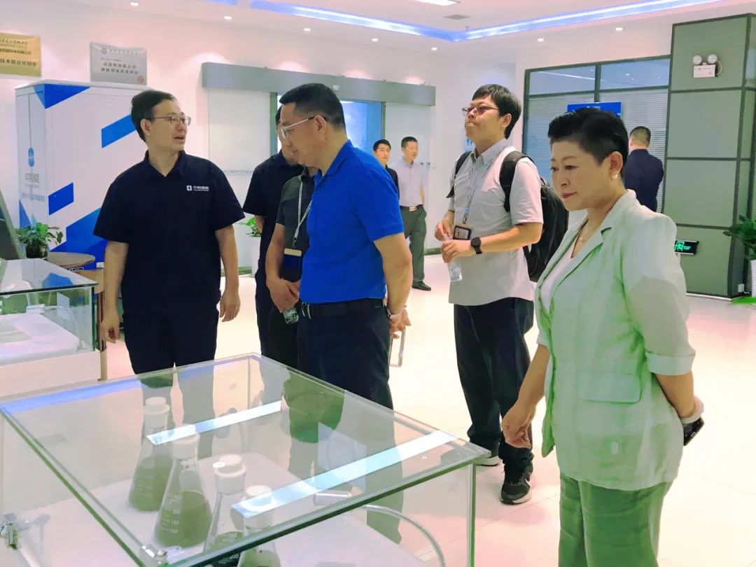 企業(yè)動(dòng)態(tài)  熱烈歡迎藍(lán)曉科技領(lǐng)導(dǎo)一行蒞臨中鈉儲能參觀考察5.jpg